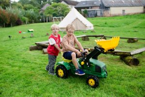 middle coombe farm wedding